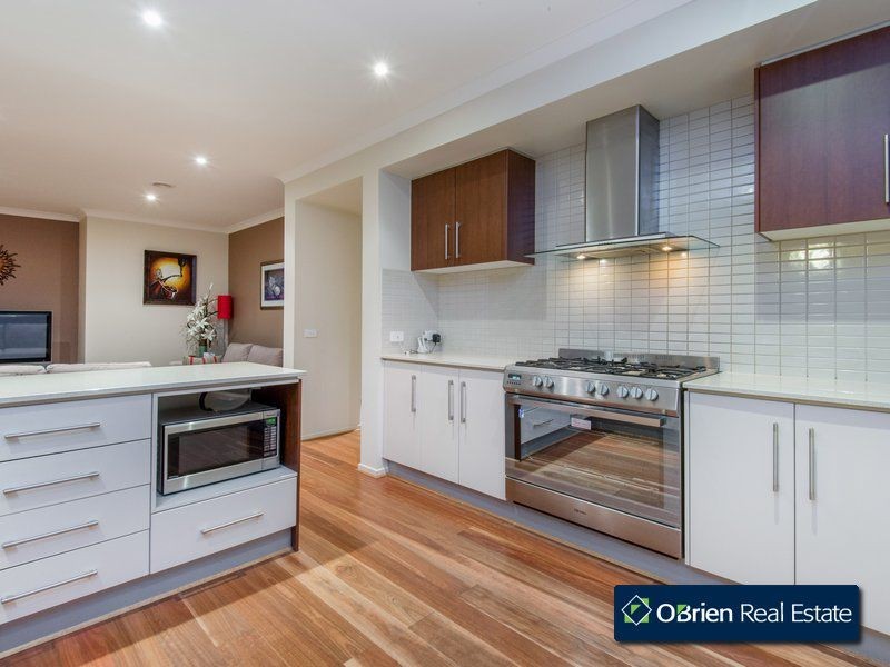 18 Stanhope Avenue, Berwick VIC 3806