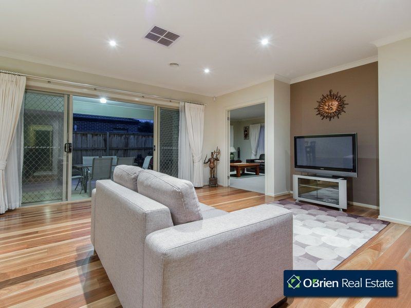 18 Stanhope Avenue, Berwick VIC 3806