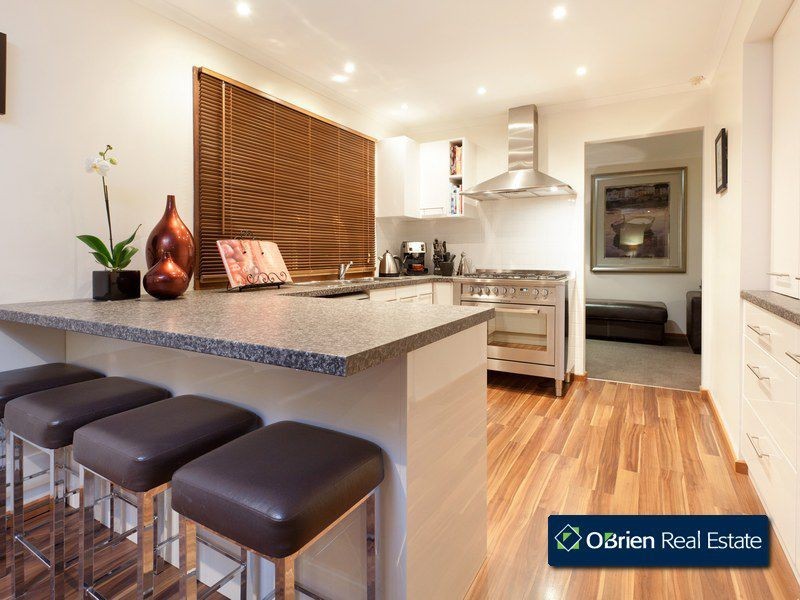 9 Rupertswood Rise, Narre Warren South VIC 3805