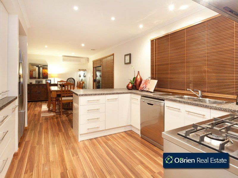 9 Rupertswood Rise, Narre Warren South VIC 3805