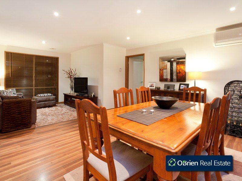 9 Rupertswood Rise, Narre Warren South VIC 3805