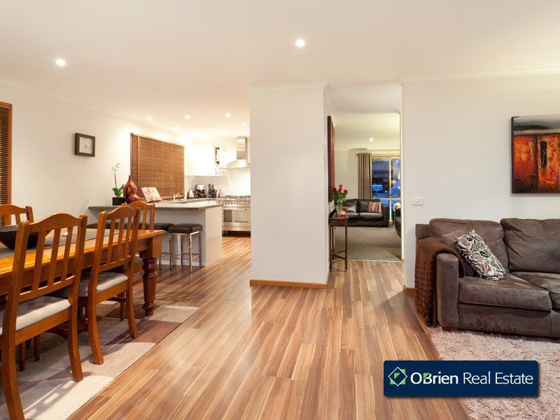 9 Rupertswood Rise, Narre Warren South VIC 3805