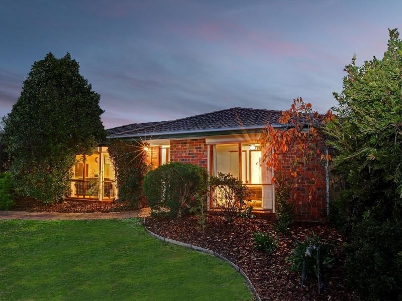 31 Willislie Crescent, Berwick VIC 3806