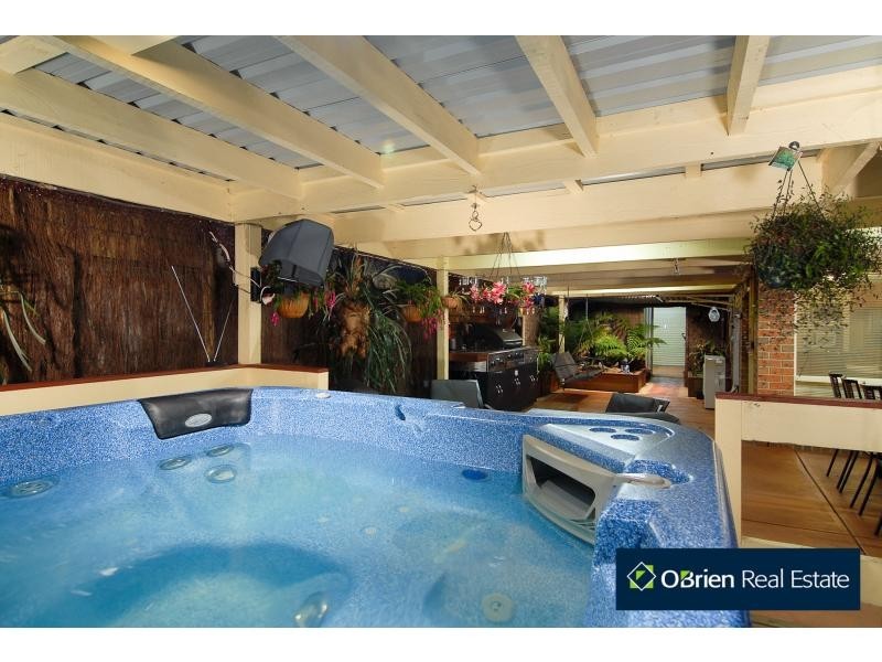 108 Harrington Drive, Narre Warren South VIC 3805