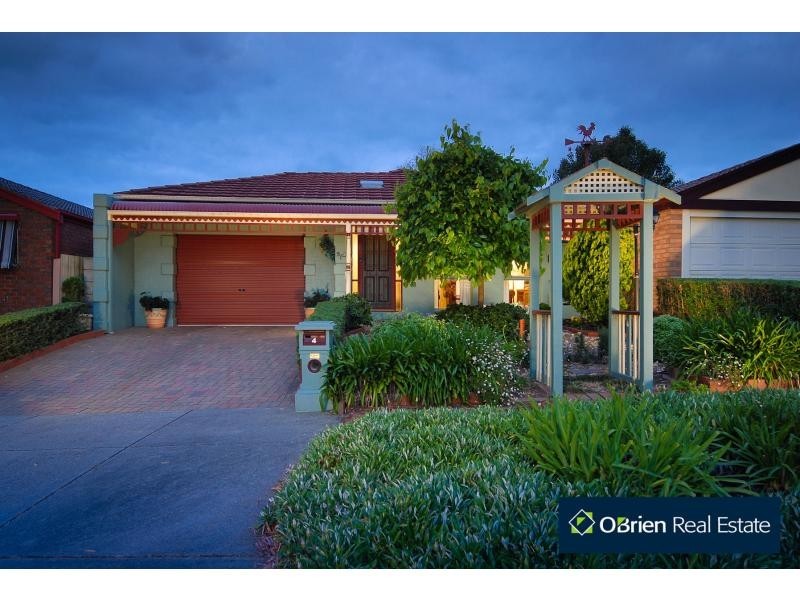 4 Illowra Court, Berwick VIC 3806