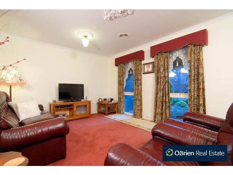 4 Illowra Court, Berwick VIC 3806