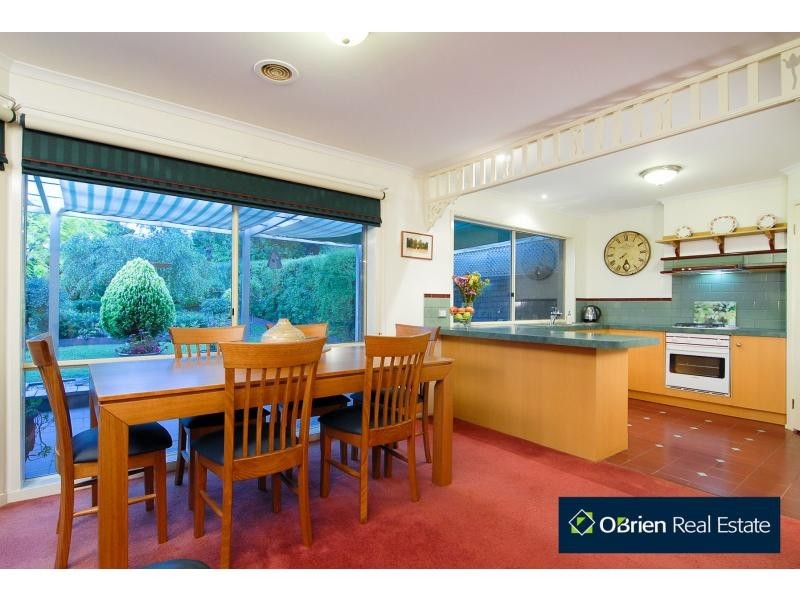 4 Illowra Court, Berwick VIC 3806