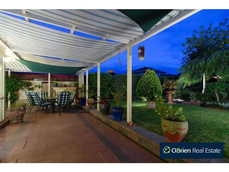 4 Illowra Court, Berwick VIC 3806