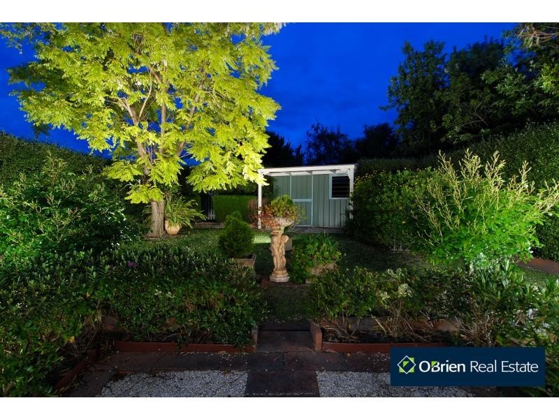 4 Illowra Court, Berwick VIC 3806