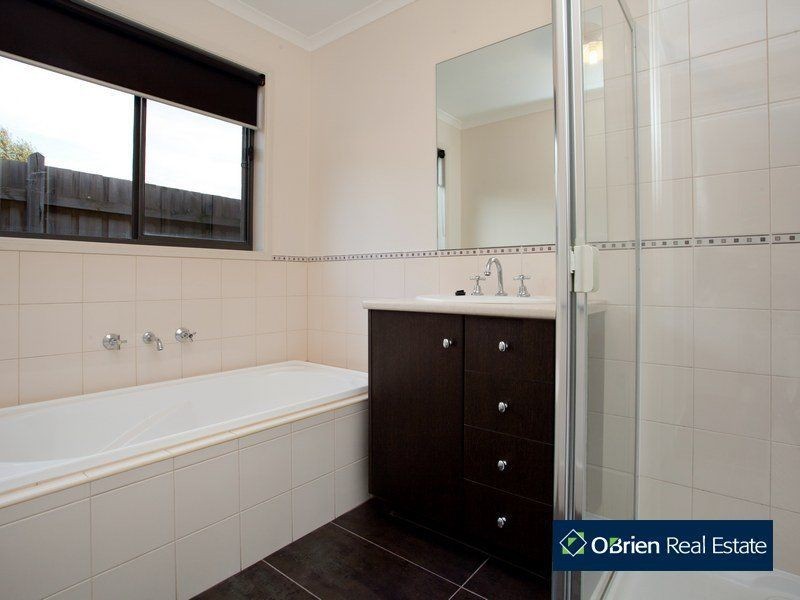 9 Minak Close, Narre Warren South VIC 3805