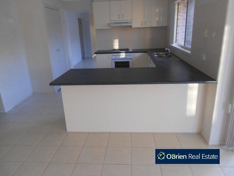 7 Wonboyn Close, Pakenham VIC 3810