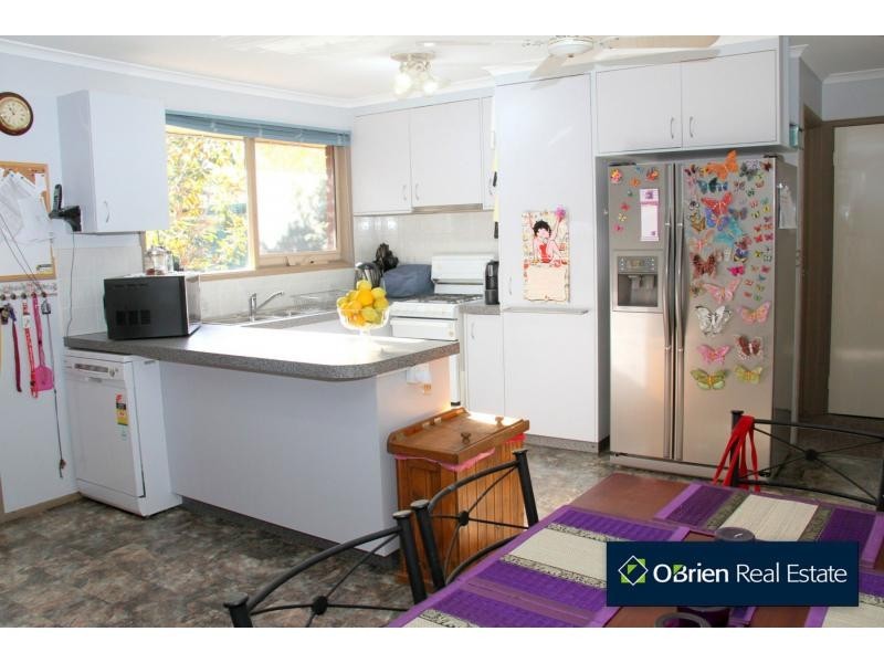 30 Leonard Avenue, Berwick VIC 3806