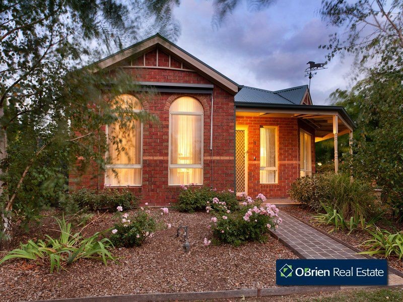 8 Gellibrand Court, Berwick VIC 3806