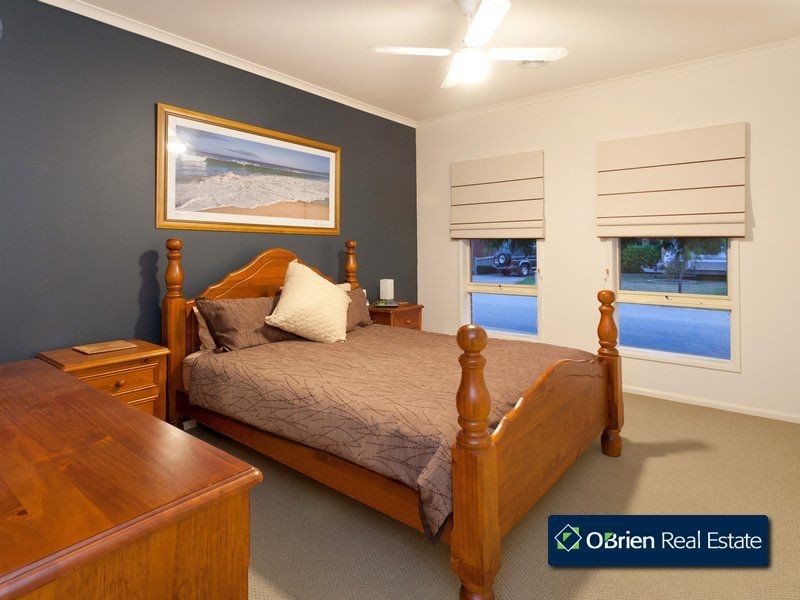 8 Gellibrand Court, Berwick VIC 3806