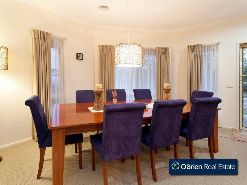 8 Gellibrand Court, Berwick VIC 3806