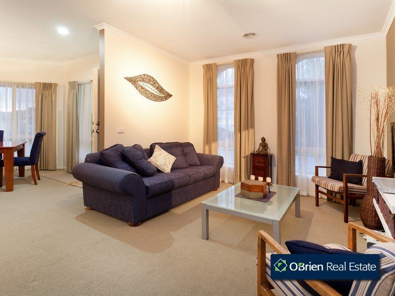 8 Gellibrand Court, Berwick VIC 3806