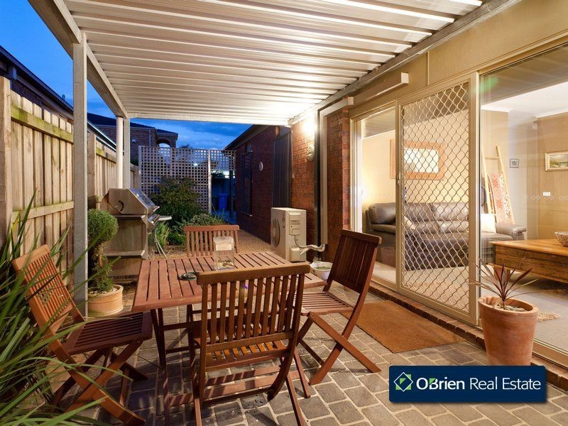 8 Gellibrand Court, Berwick VIC 3806