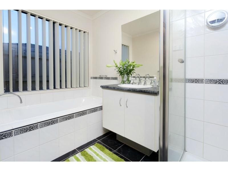 26 Sundial Court, Berwick VIC 3806