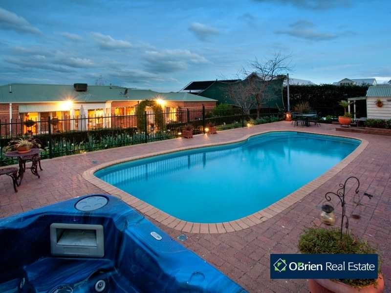 17-18 Moonbeam Close, Narre Warren South VIC 3805