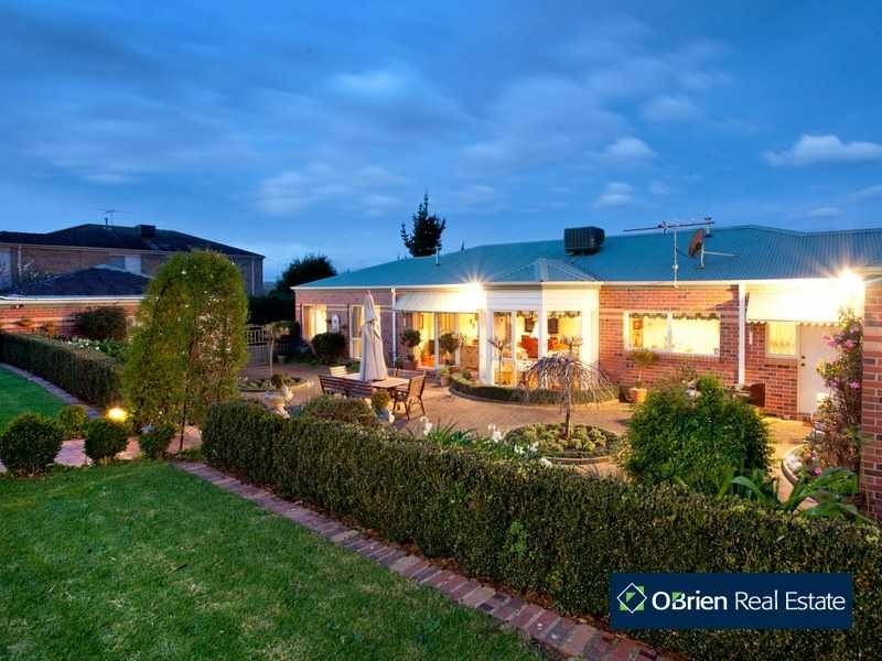 17-18 Moonbeam Close, Narre Warren South VIC 3805
