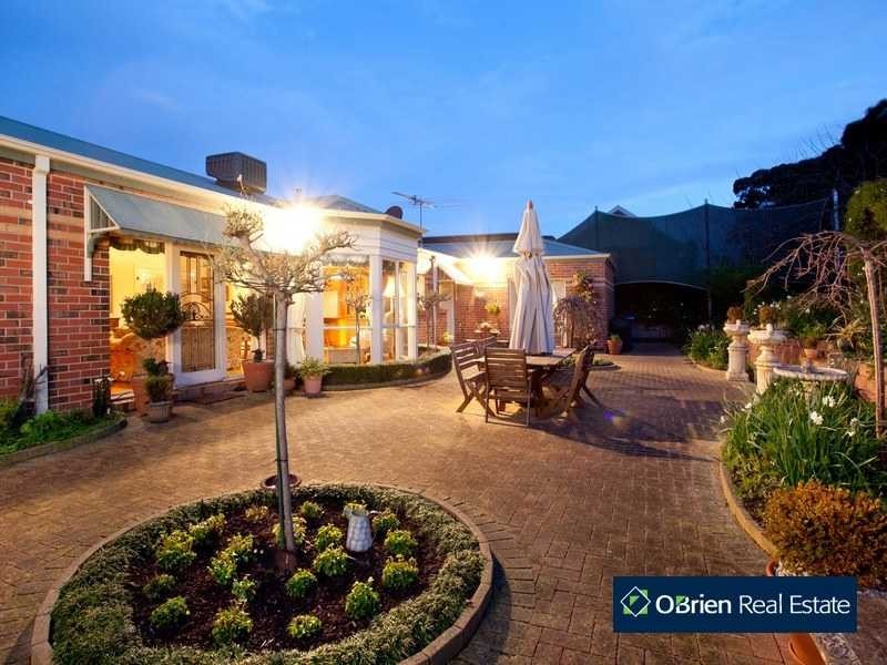17-18 Moonbeam Close, Narre Warren South VIC 3805