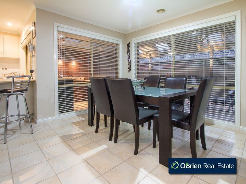 14 Mathoura Court, Berwick VIC 3806