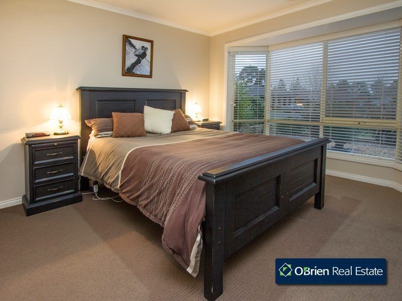 14 Mathoura Court, Berwick VIC 3806