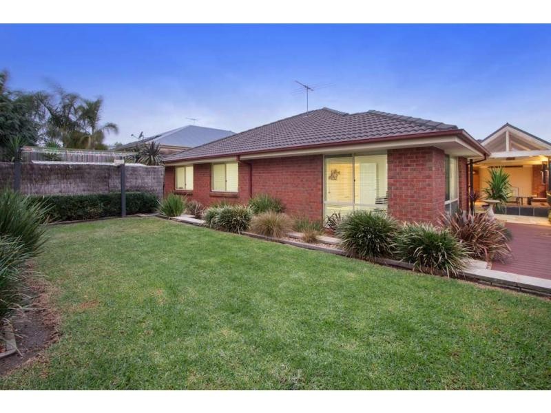 14 Mathoura Court, Berwick VIC 3806