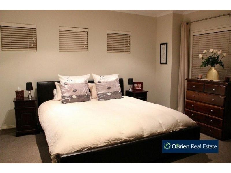 17 Silverwattle Drive, Lyndhurst VIC 3975