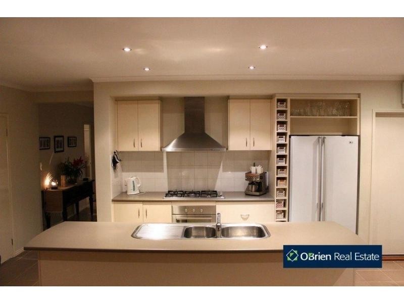 17 Silverwattle Drive, Lyndhurst VIC 3975