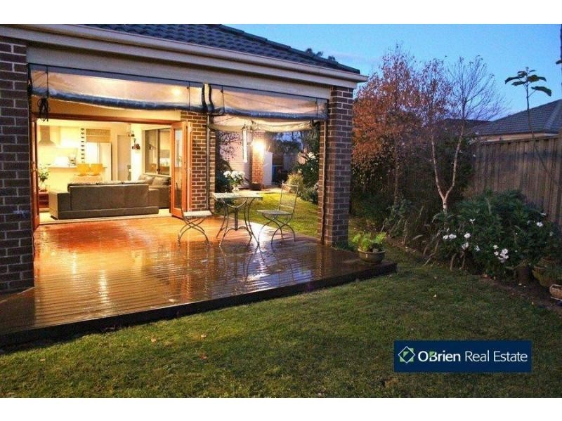 17 Silverwattle Drive, Lyndhurst VIC 3975