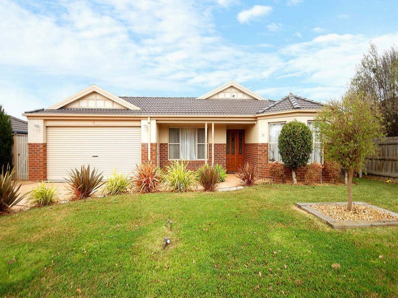 75 Streeton Way, Berwick VIC 3806