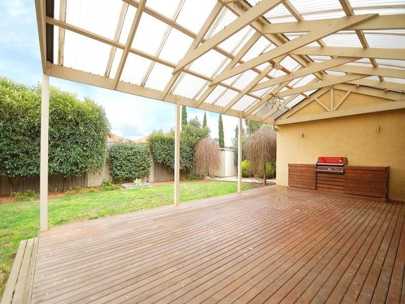75 Streeton Way, Berwick VIC 3806