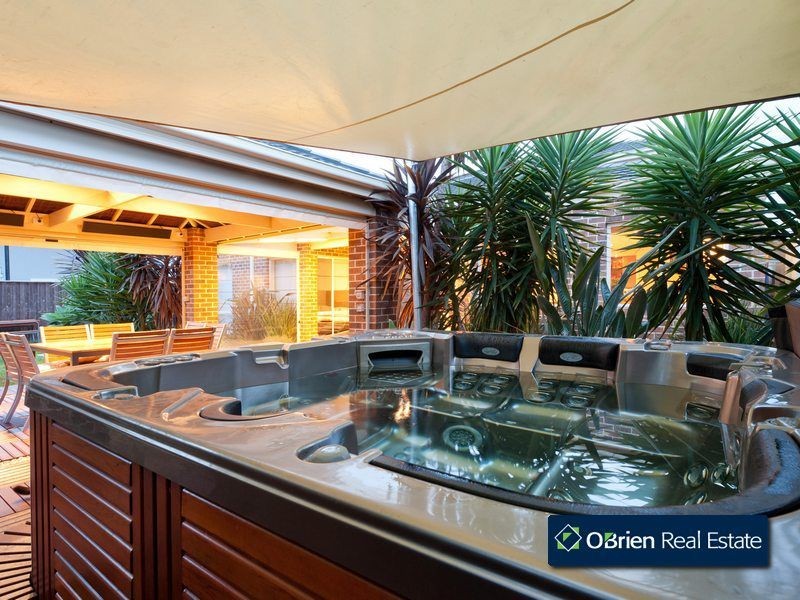 24 Moondarra Drive, Berwick VIC 3806