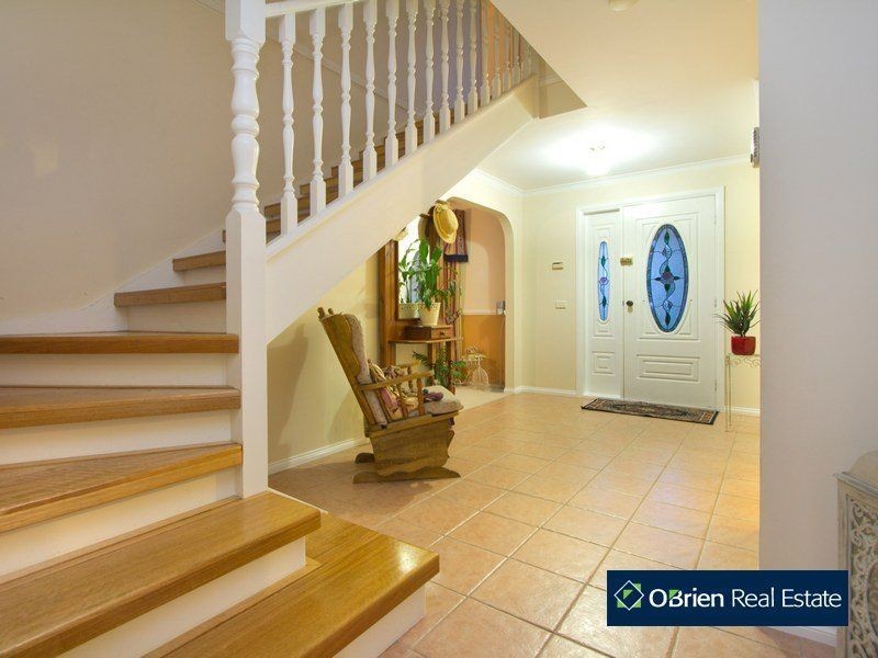 14 Delhuntly Rise, Narre Warren South VIC 3805