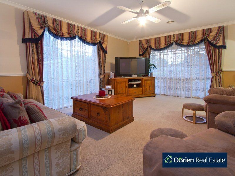 14 Delhuntly Rise, Narre Warren South VIC 3805