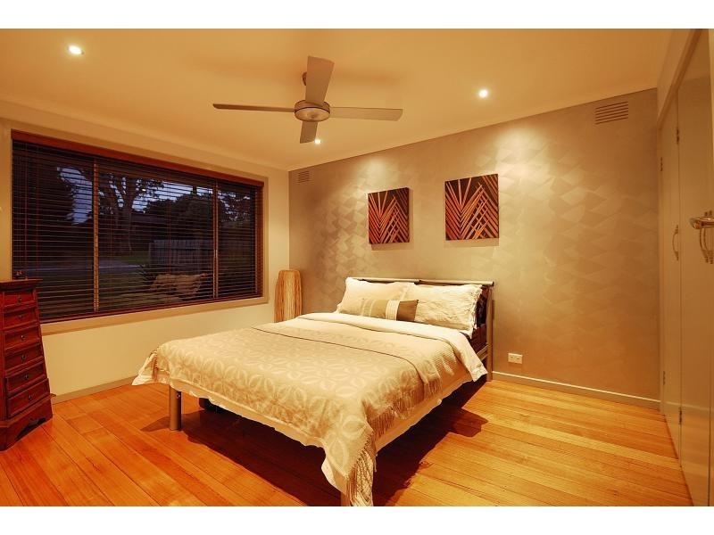 8 Slingsby Avenue, Beaconsfield VIC 3807