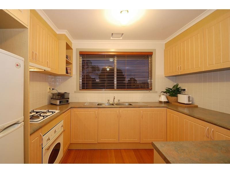 8 Slingsby Avenue, Beaconsfield VIC 3807