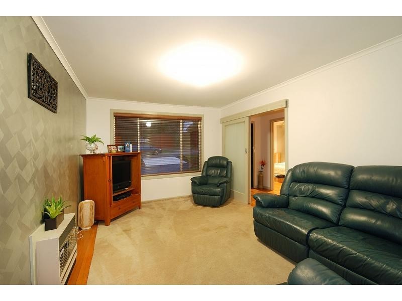 8 Slingsby Avenue, Beaconsfield VIC 3807