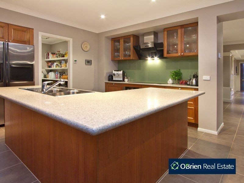 4 Hereford Close, Berwick VIC 3806