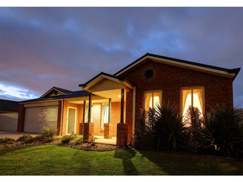 108 Moondarra Drive, Berwick VIC 3806