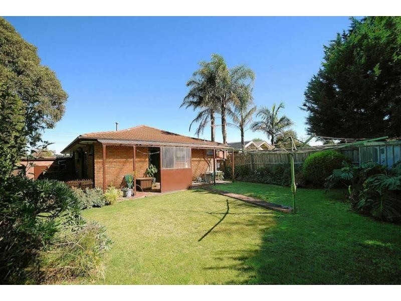 22 Meadow Wood Walk, Narre Warren VIC 3805