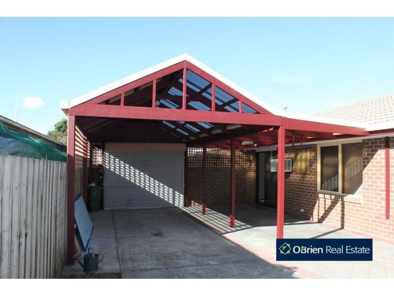 2 Willunga Court, Berwick VIC 3806