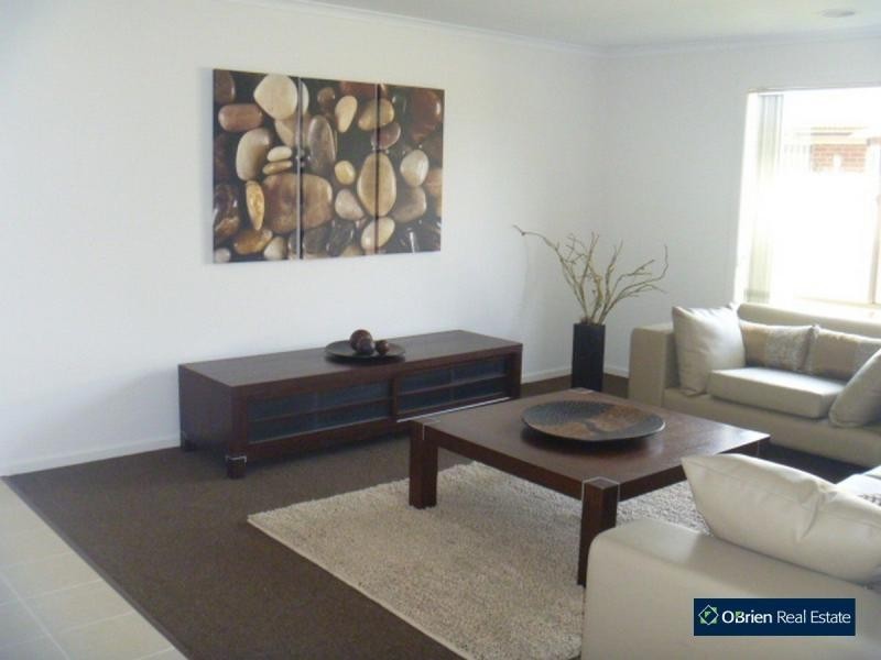 36 Bluehills Boulevard, Pakenham VIC 3810