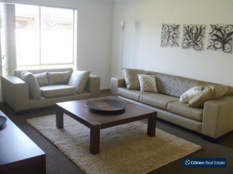 36 Bluehills Boulevard, Pakenham VIC 3810