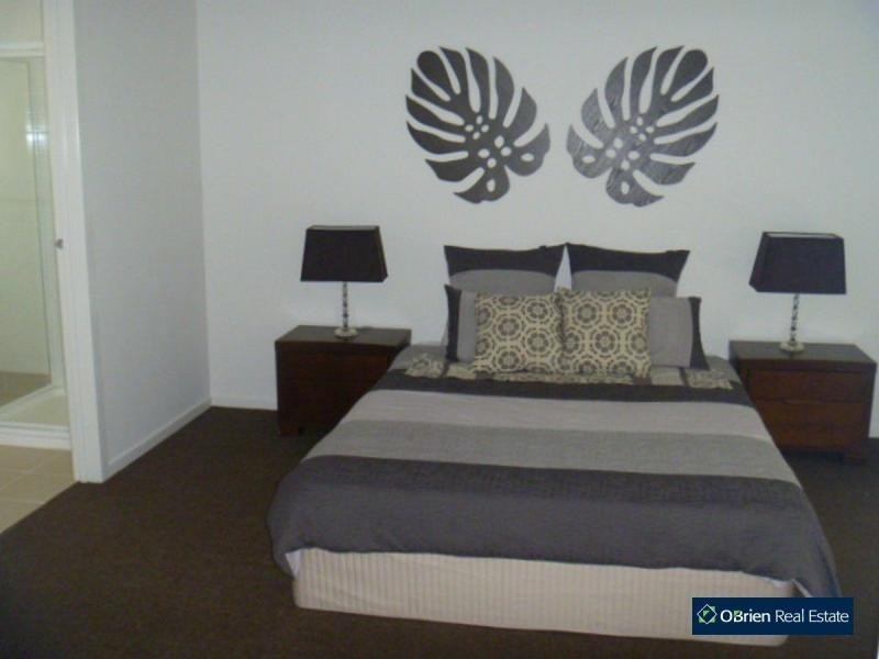 36 Bluehills Boulevard, Pakenham VIC 3810