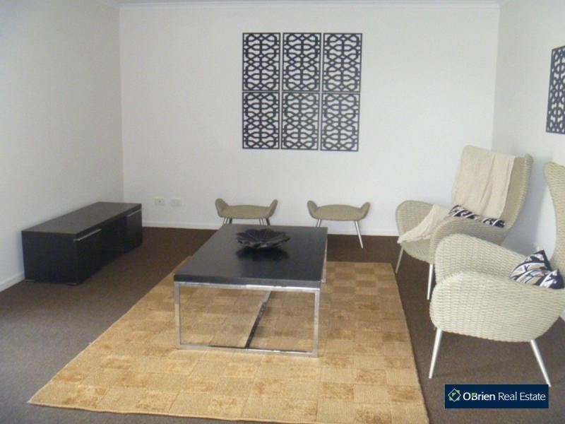 36 Bluehills Boulevard, Pakenham VIC 3810