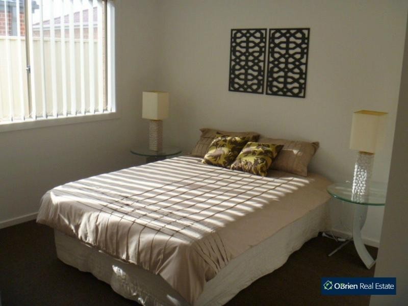 36 Bluehills Boulevard, Pakenham VIC 3810