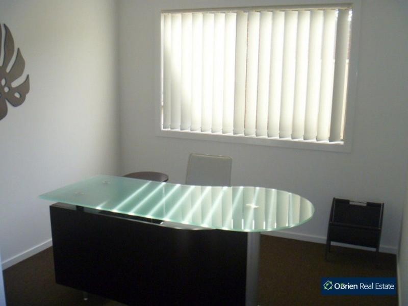 36 Bluehills Boulevard, Pakenham VIC 3810