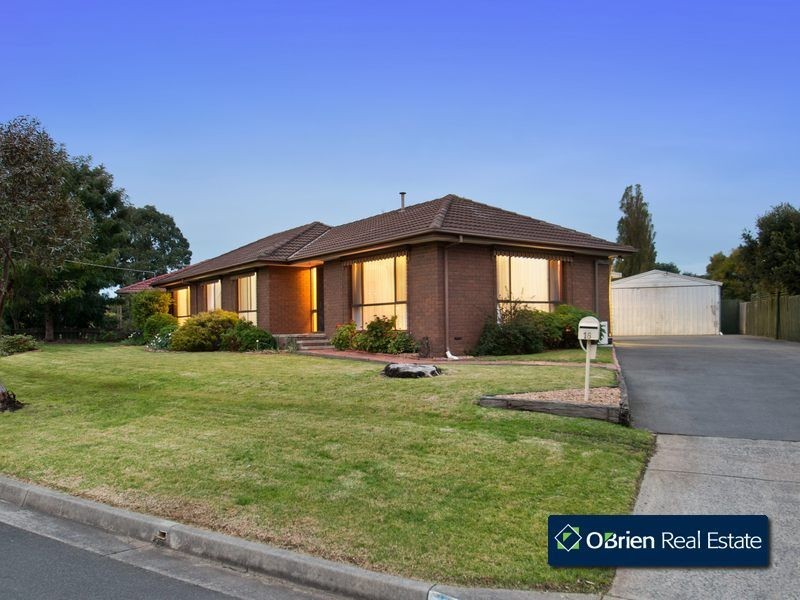 18 Chomley Street, Cranbourne VIC 3977